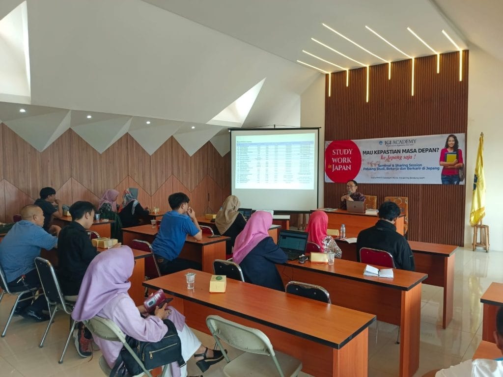 Seminar Study Work IN Japan di Bandung